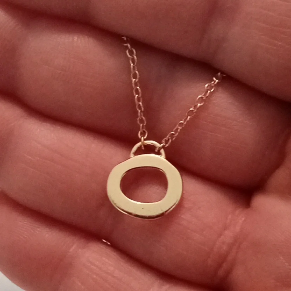 #1056.  5 Piece Assorted Gold Toned Pendant Necklace Bundle - Picture 10 of 11